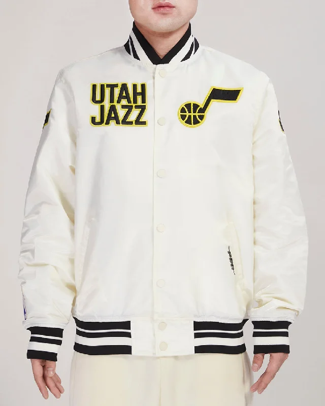 NBA UTAH JAZZ RETRO CLASSIC MEN'S RIB SATIN JACKET (EGGSHELL/ BLACK)